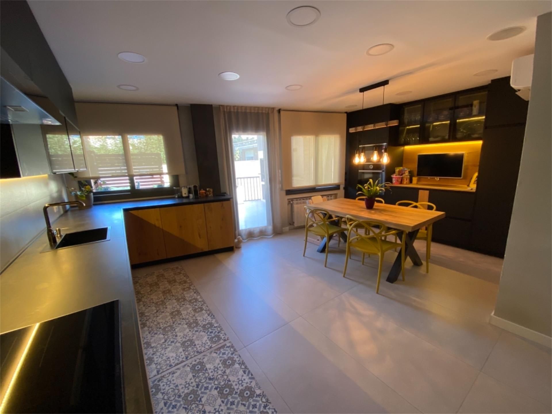 Kitchen of Single-family semi-detached for sale in Reus  with Air Conditioner, Terrace and Swimming Pool
