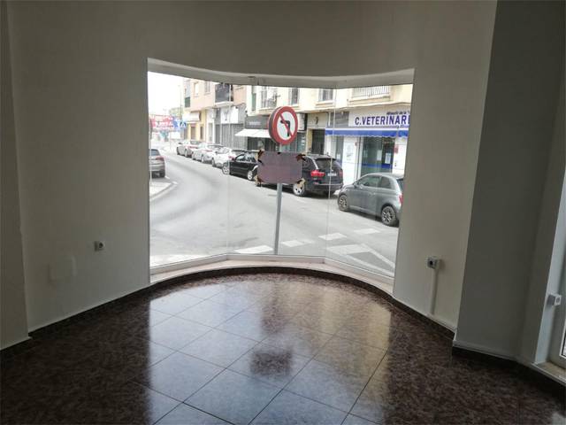 Local comercial en Alquiler en Calle El Limonar, 14 en Centro