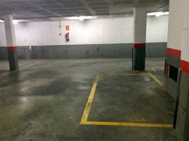Garaje en Alquiler en Avinguda Diagonal, 137 en El Poblenou