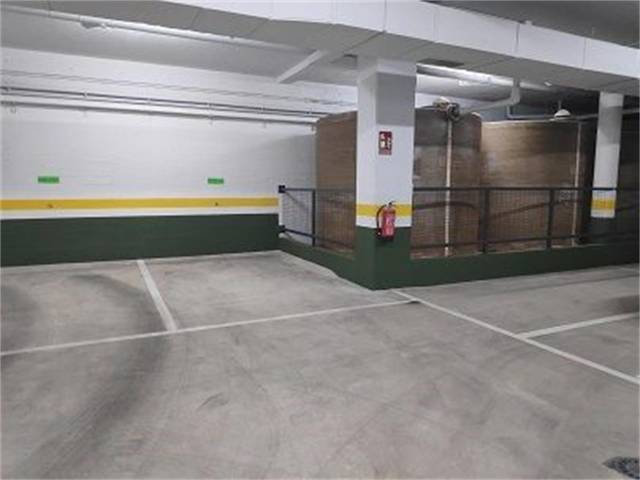 Garaje en Alquiler en Avenida da Mariña en Sada (A Coruña)