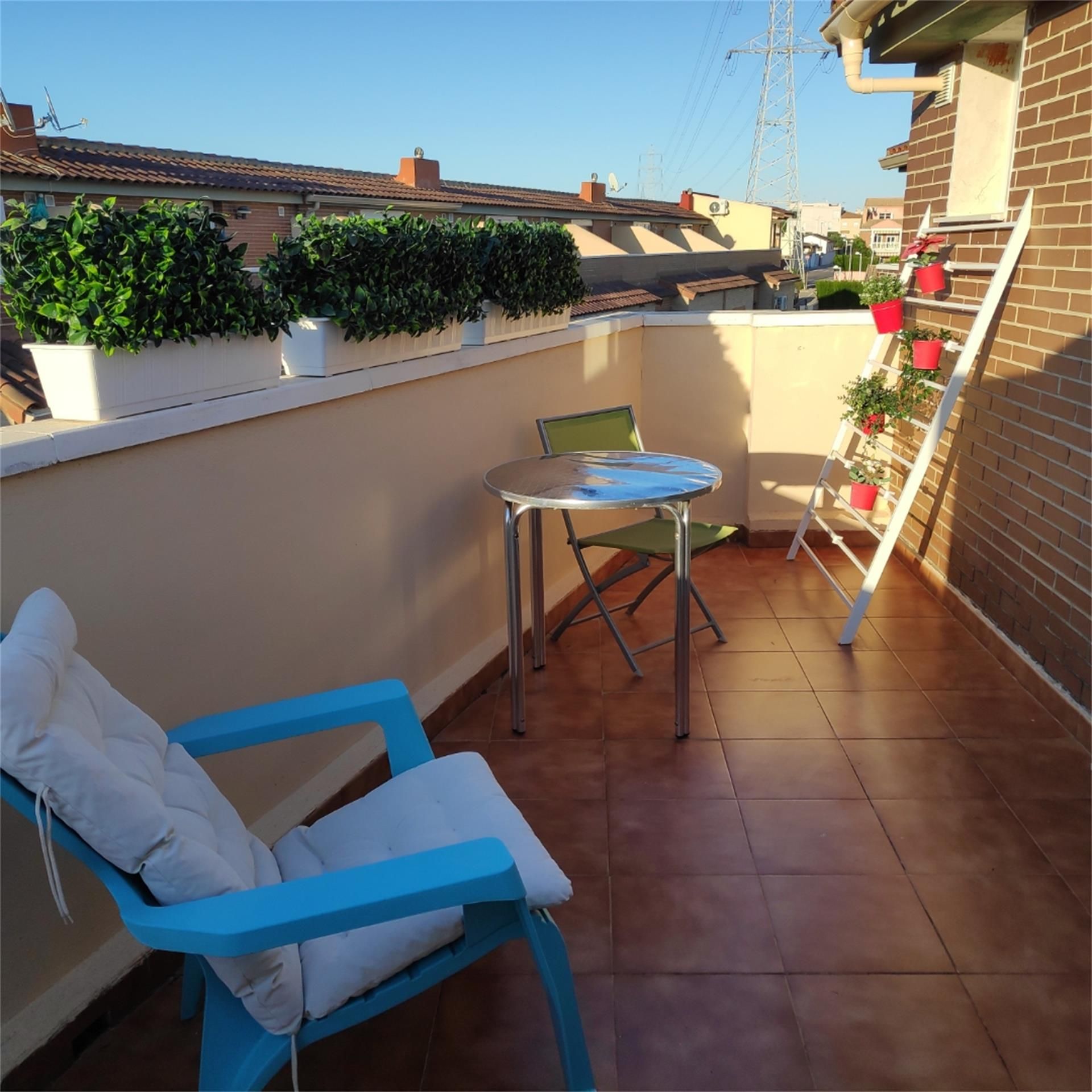 Single-family semi-detached to share in Calle María Zambrano, 6, Entrepinos