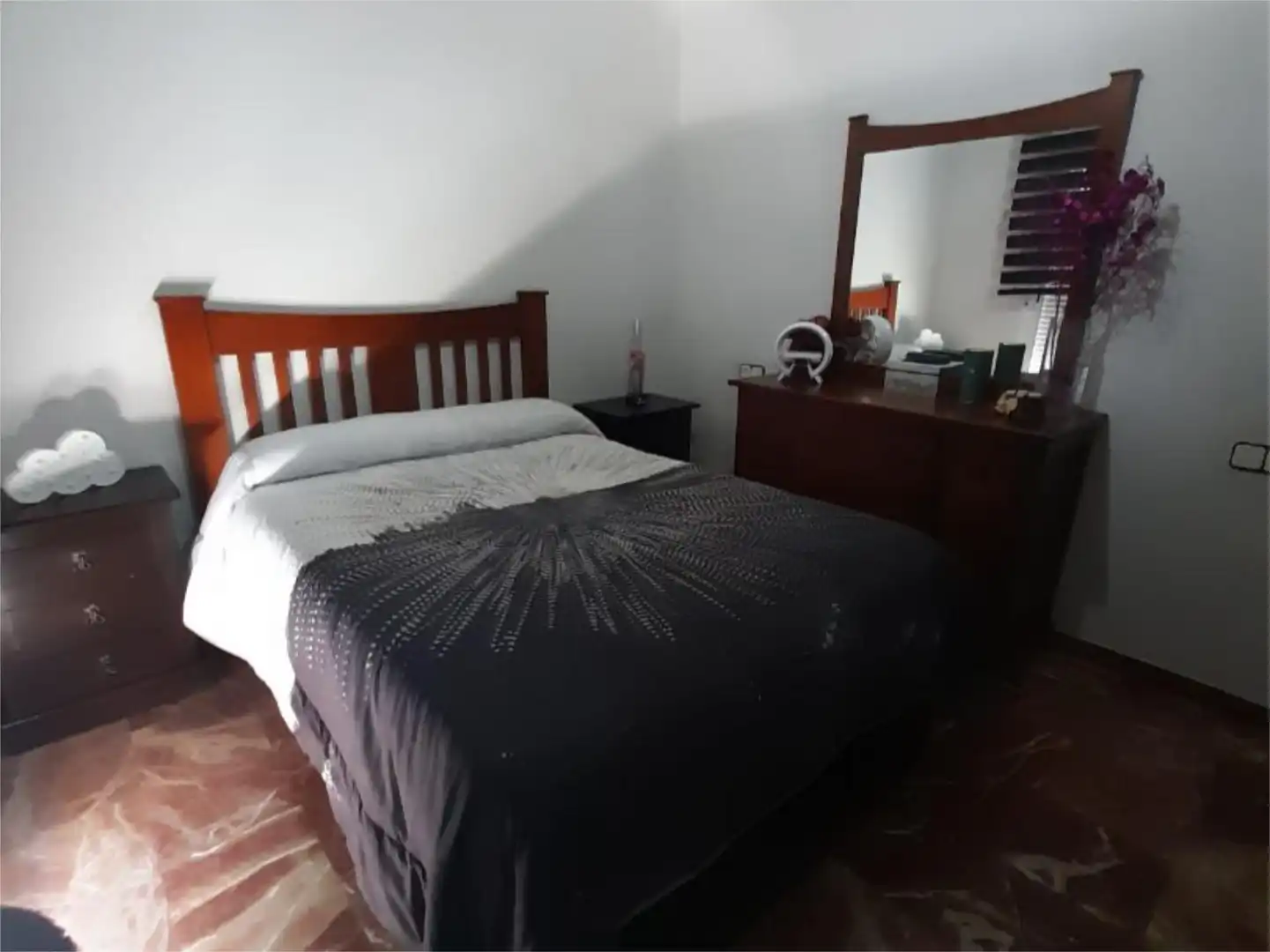 Casa adosada en venda a Felguera, Arrayanes Dormitori de Casa adosada en venda en Linares amb Aire condicionat, Calefacció i Terrassa