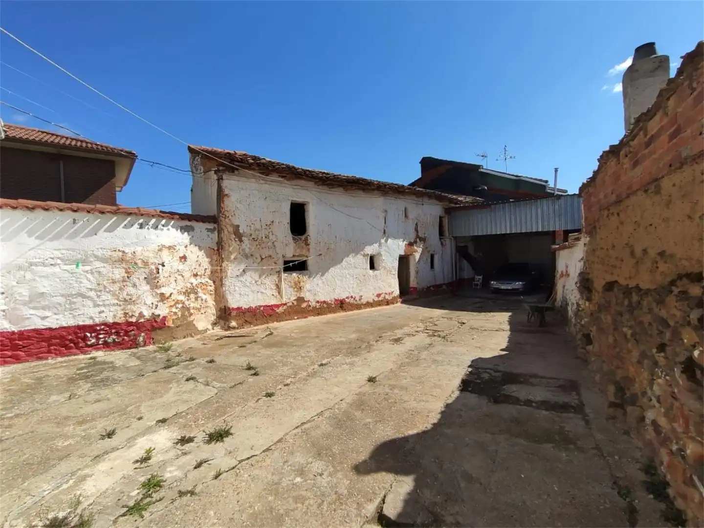 Außenansicht von Einfamilien-Reihenhaus zum Verkauf in Pino del Río