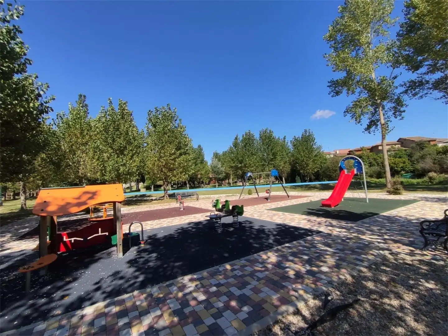 Parkplatz von Einfamilien-Reihenhaus zum Verkauf in Pino del Río