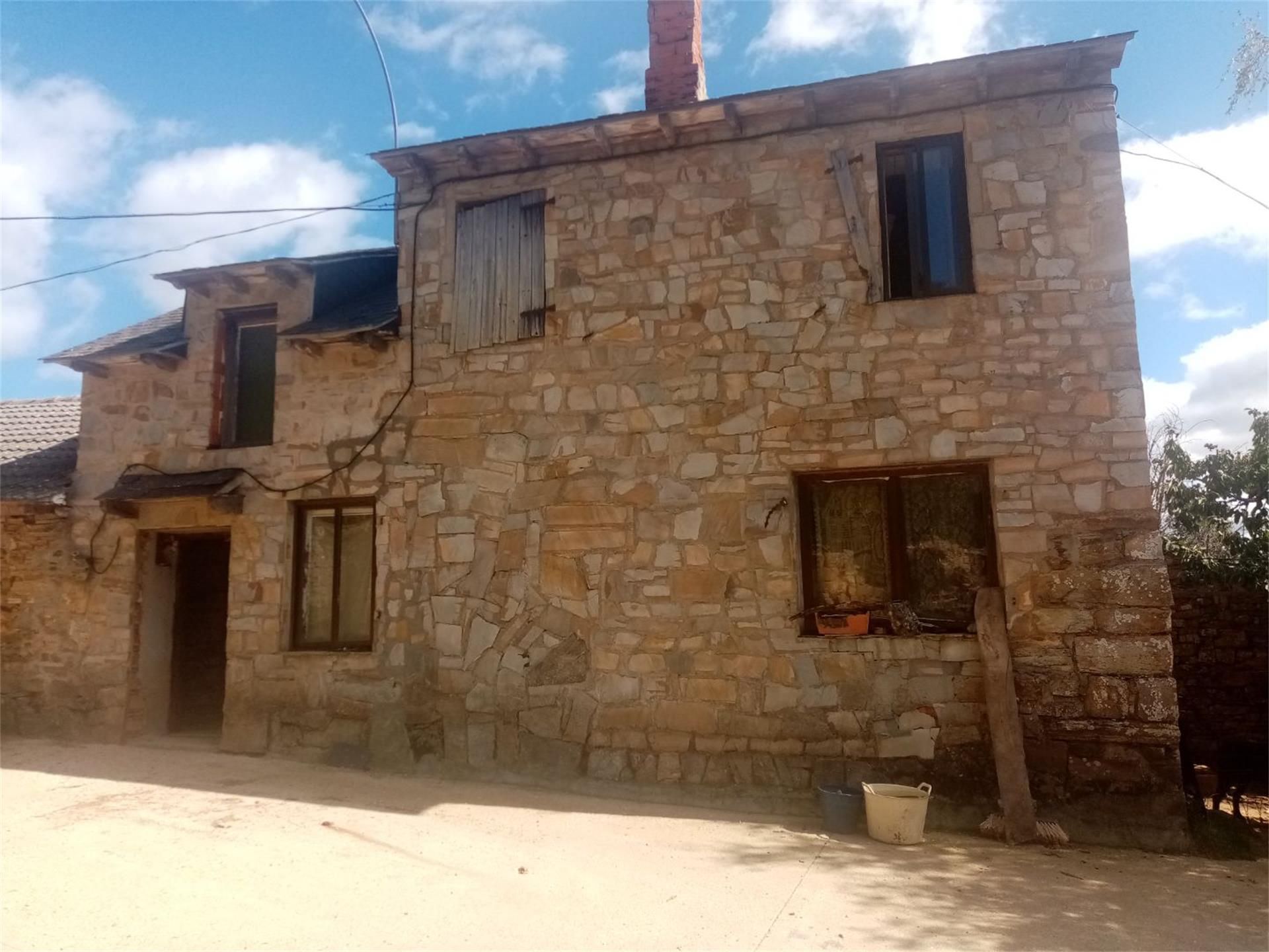 Exterior view of Country house for sale in Santa Colomba de Somoza