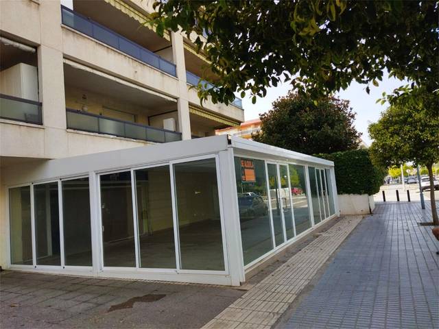 Local comercial en Alquiler en Carrer Amadeu Vives, 32 en La Pineda