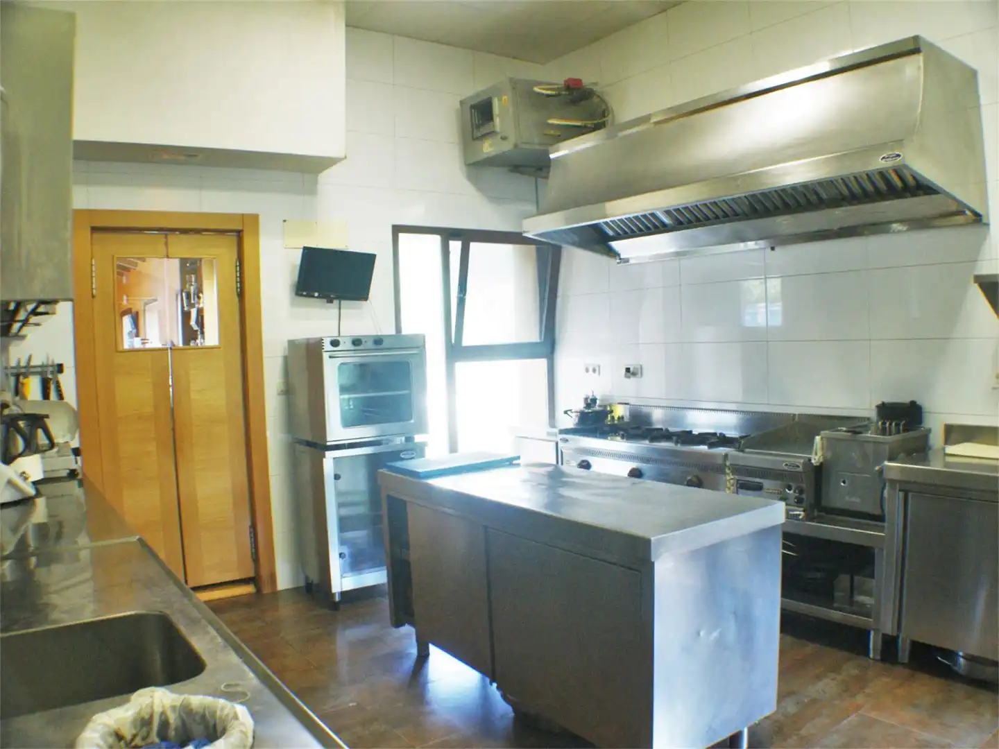 Cocina de Local en venta en Valle de Valdelaguna con Aire acondicionado y Calefacción