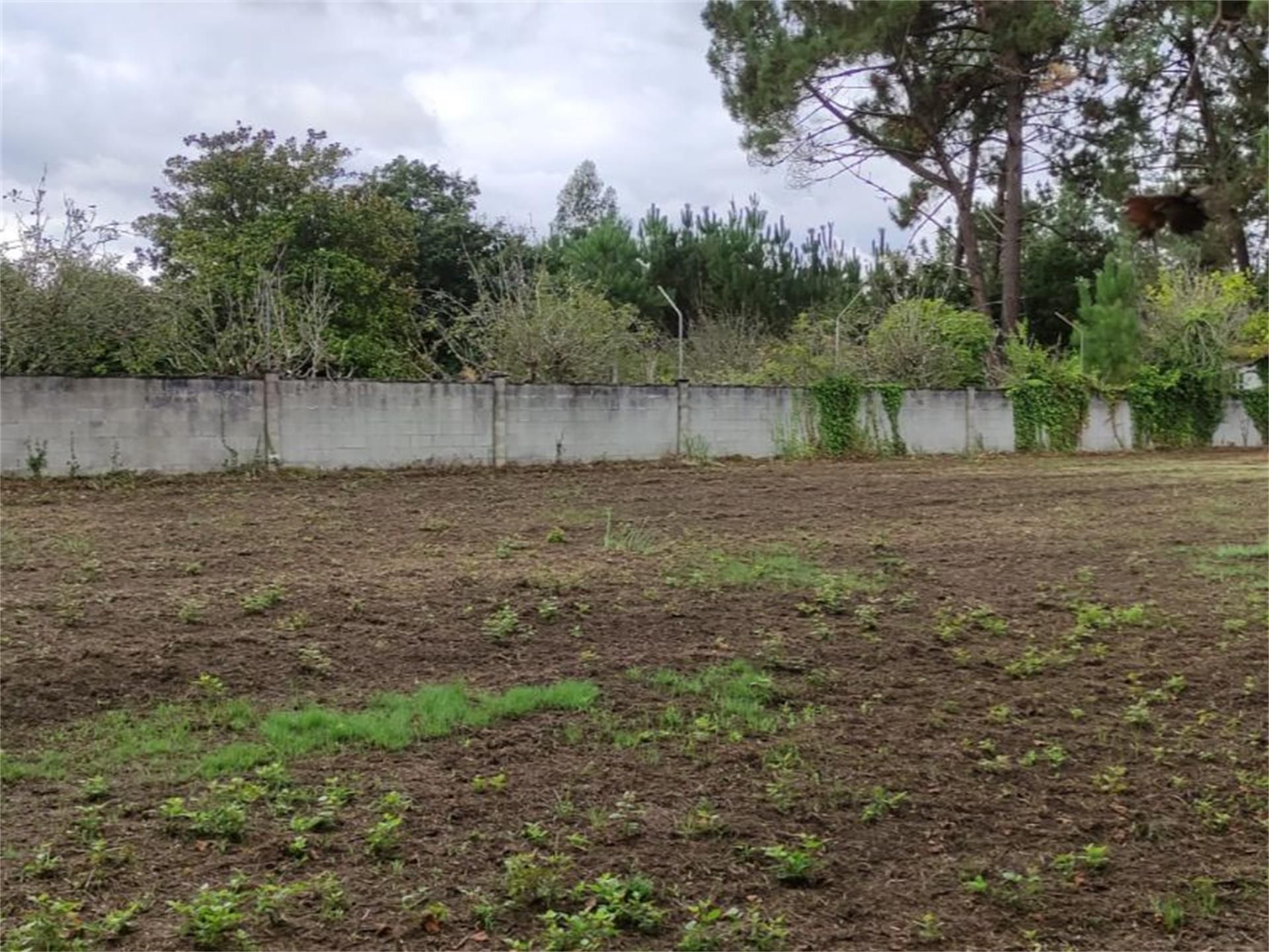 Terreno en venta en Oleiros