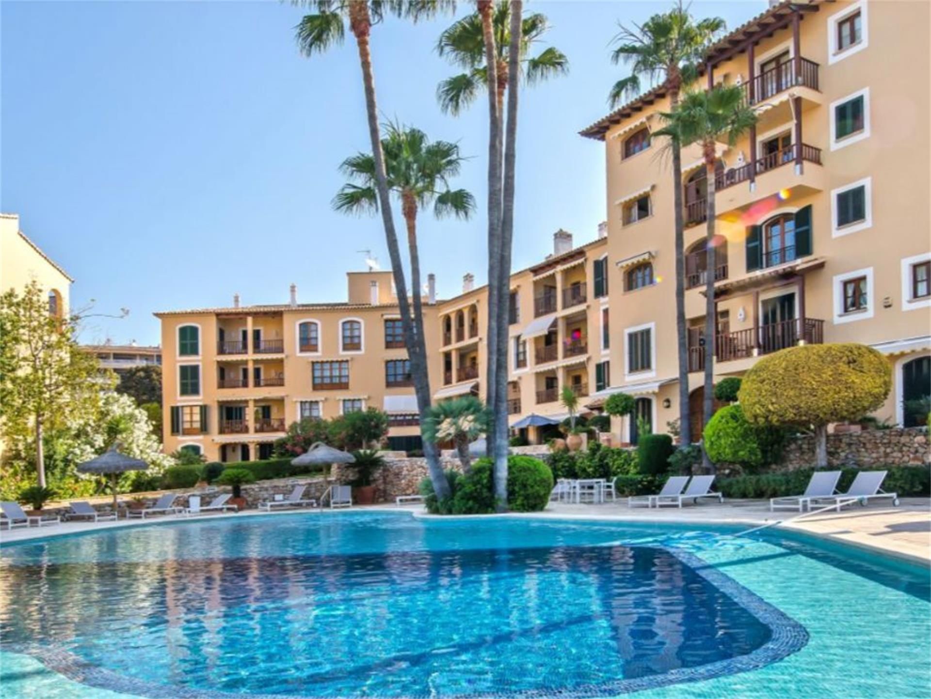 Vista exterior de Àtic en venda en Calvià amb Aire condicionat