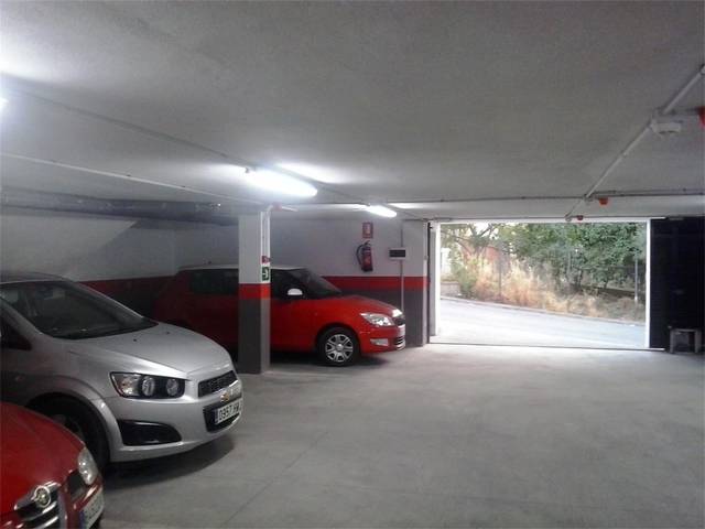 Garaje en Alquiler en Calle Benito Daza en La Granja - La Colina - Los Pastores