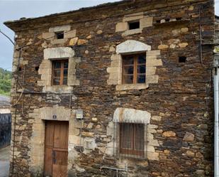 Außenansicht von Country house zum verkauf in Riotorto mit Abstellraum