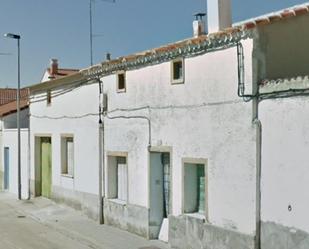 Exterior view of Single-family semi-detached for sale in Aldeamayor de San Martín