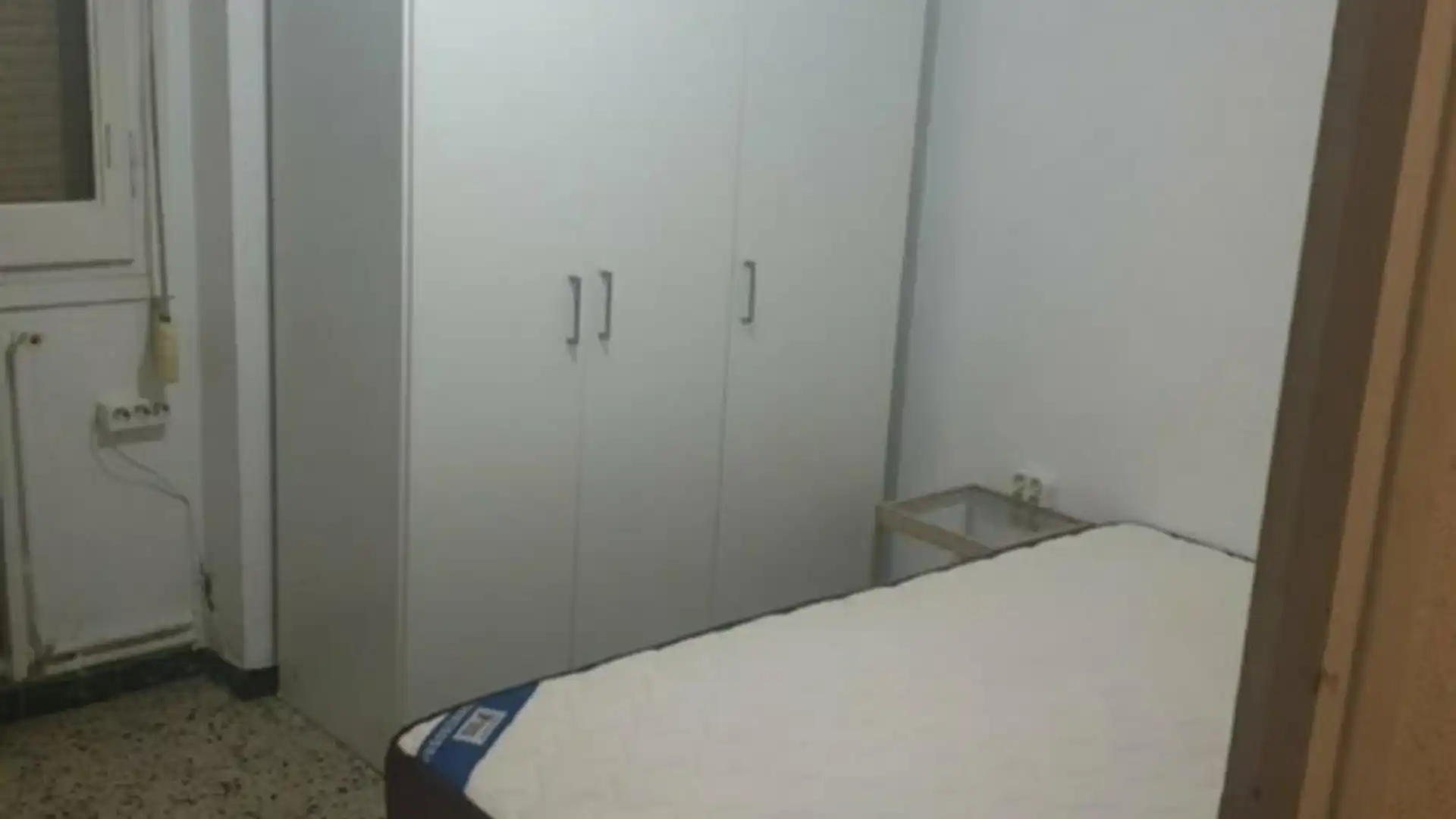 Habitación en Calle Unceta, Barrio de Delicias Habitación de Piso para compartir en Zaragoza Capital con Calefacción, Terraza y Amueblado