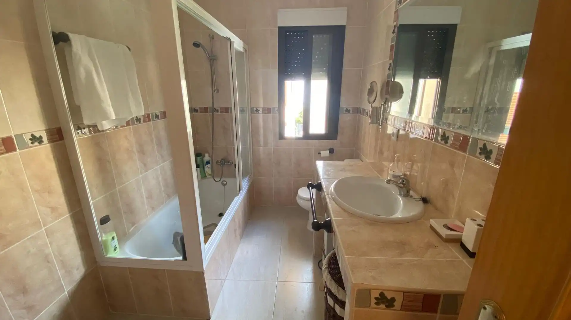 Flat for sale in Avenida de Ramón y Cajal, Jerte Bathroom of Flat for sale in Jerte with Balcony