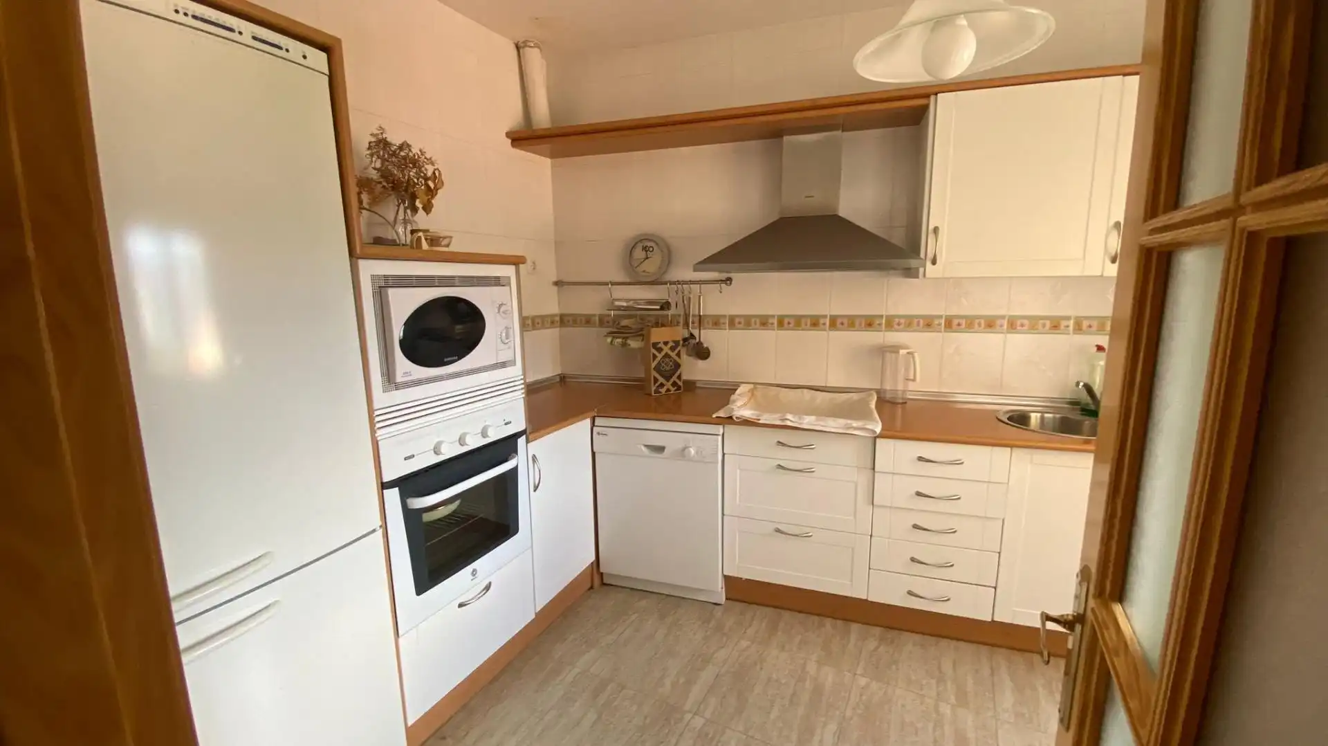 Flat for sale in Avenida de Ramón y Cajal, Jerte Kitchen of Flat for sale in Jerte with Balcony