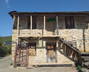 Vista exterior de Casa adosada en venda en Truchas