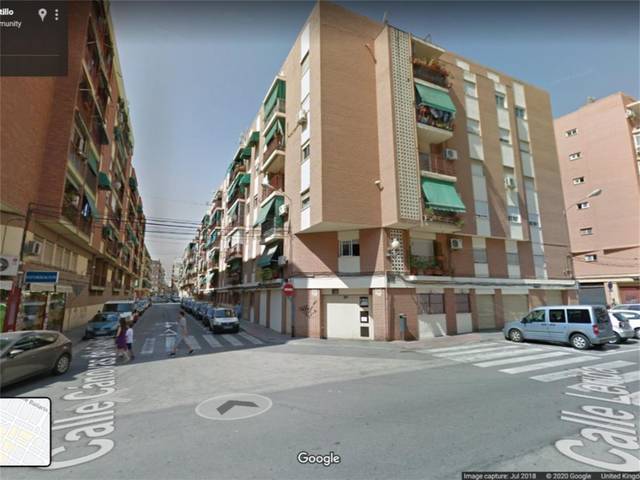 Garaje en Alquiler en Calle Cánovas del Castillo en Carolinas Altas