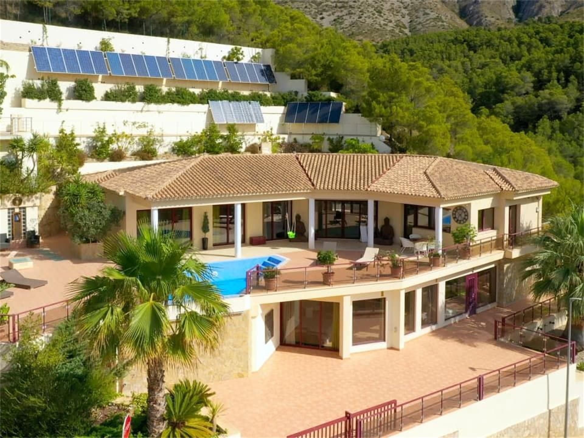 Vista exterior de Casa o xalet en venda en Alicante / Alacant amb Aire condicionat, Calefacció i Jardí privat