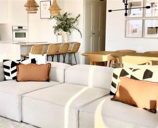 Sala d'estar de Pis en venda en Fuengirola amb Aire condicionat, Terrassa i Balcó