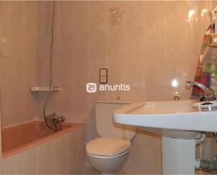 Badezimmer von Haus oder Chalet zum verkauf in Maranchón mit Privatgarten, Möbliert und Ofen