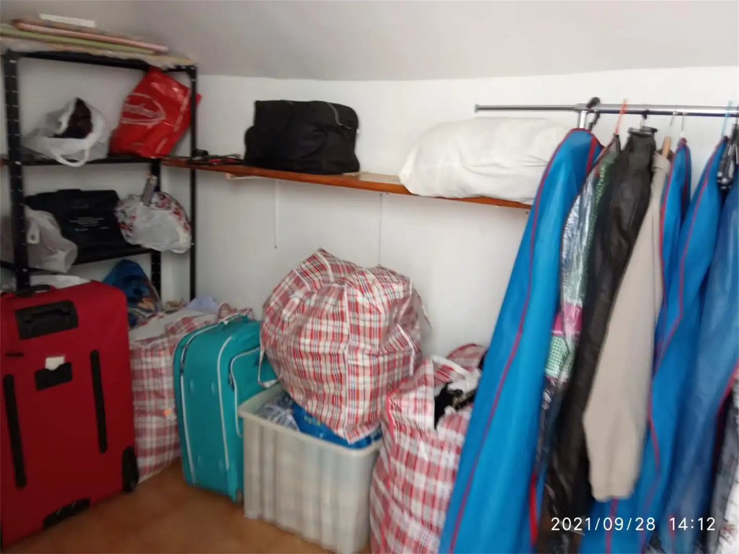 Schlafzimmer von Lagerraum zur Miete in Huelva