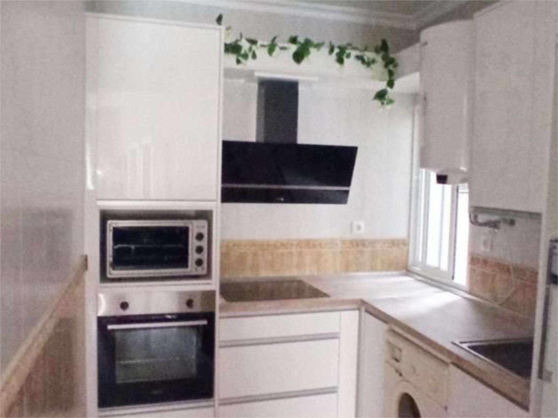 Küche von Wohnung zum verkauf in Rus mit Balkon
