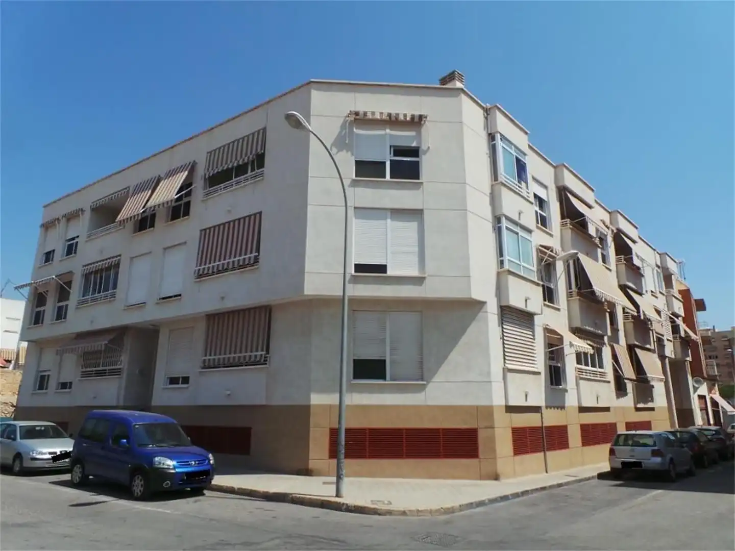 Vista exterior de Garaje de alquiler en Alicante / Alacant