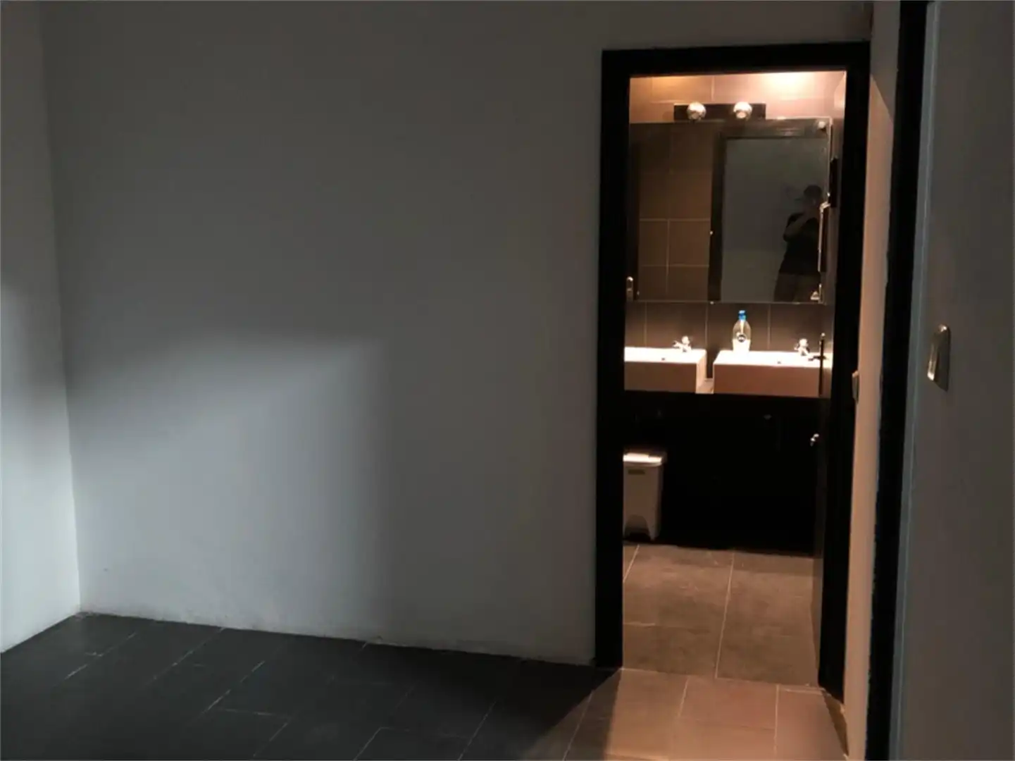 Baño de Local de alquiler en Madrid con Aire acondicionado