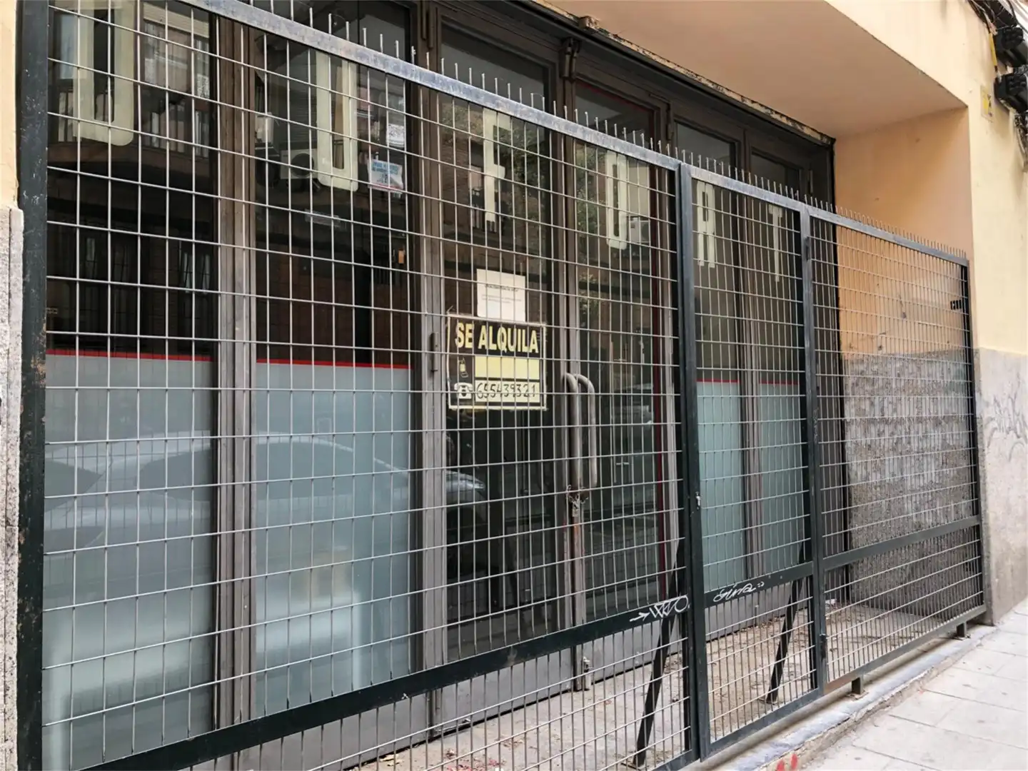 Vista exterior de Local de alquiler en Madrid con Aire acondicionado