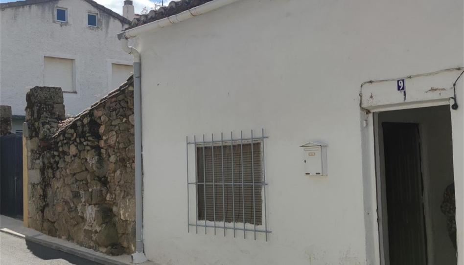 Foto 1 de Casa adosada en venta en Calle Larga, 9, Fresnedilla, Ávila