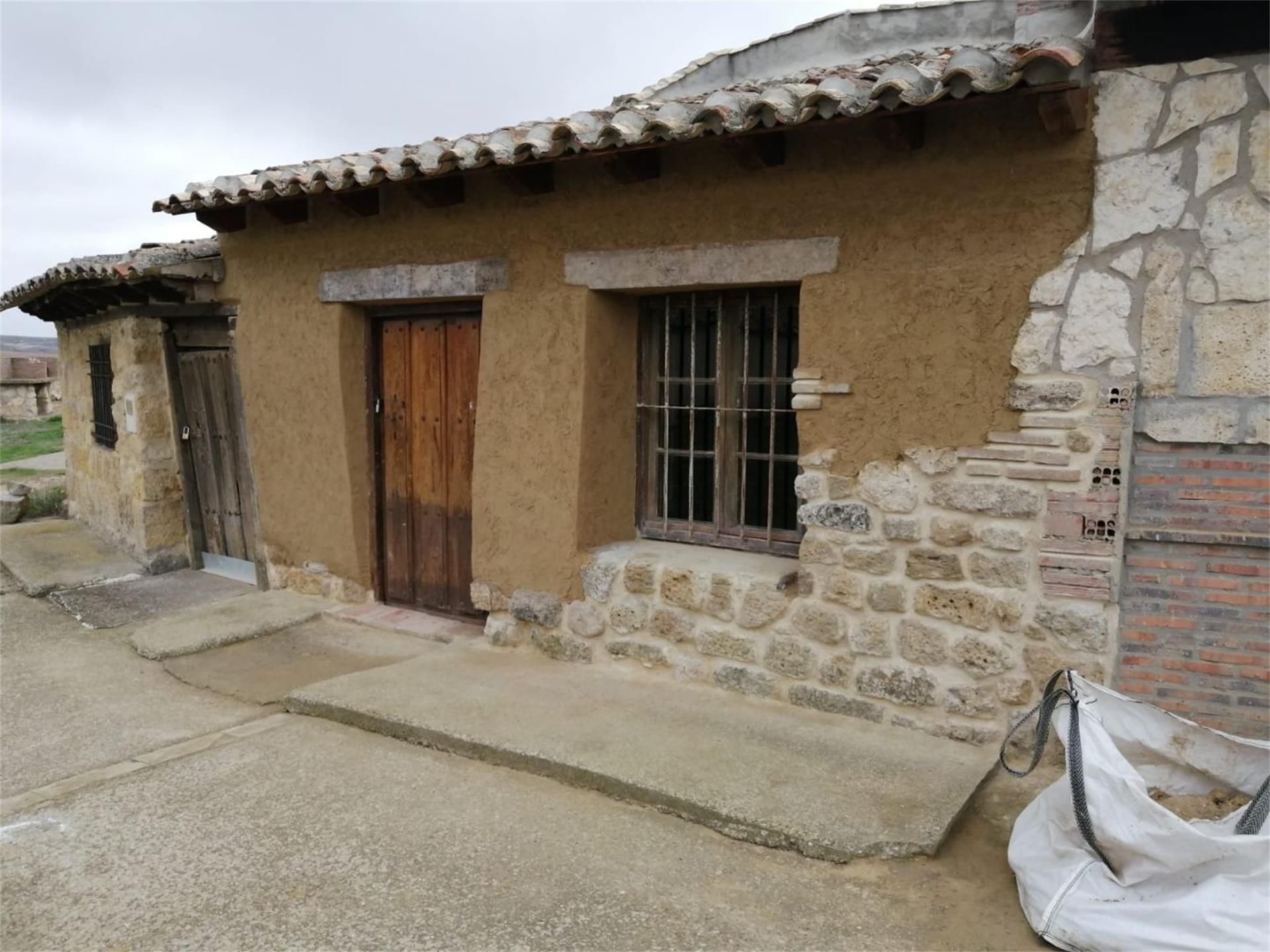 Vista exterior de Local en venda en Támara de Campos