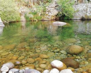 Piscina de Pis en venda en Madrigal de la Vera amb Aire condicionat, Terrassa i Balcó