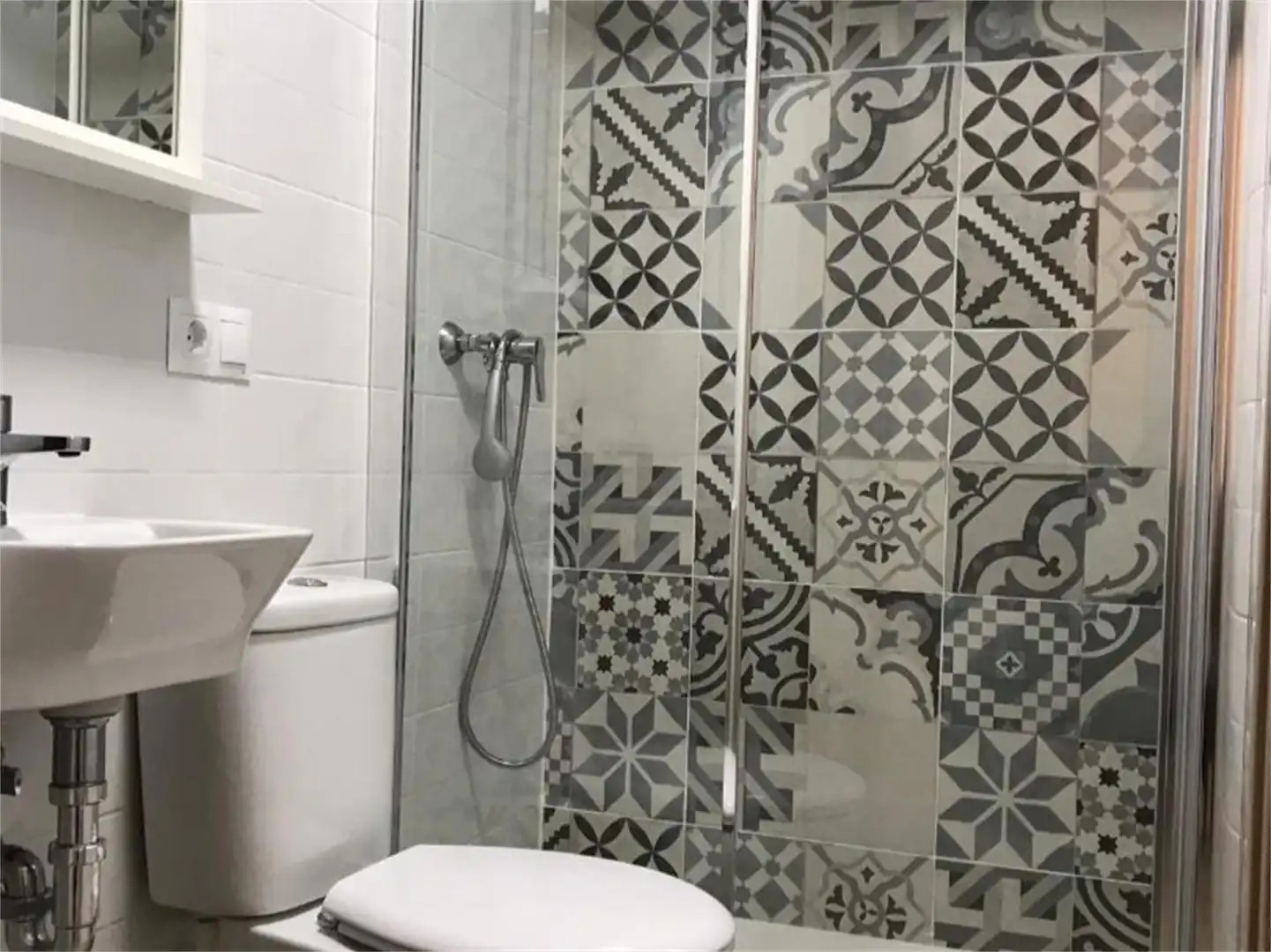 Country homes for rent in Camino de Enmedio, Avda Pescia - Ctra de Frigiliana Bathroom of Country homes for rent in Nerja with Air Conditioner, Terrace and Swimming Pool