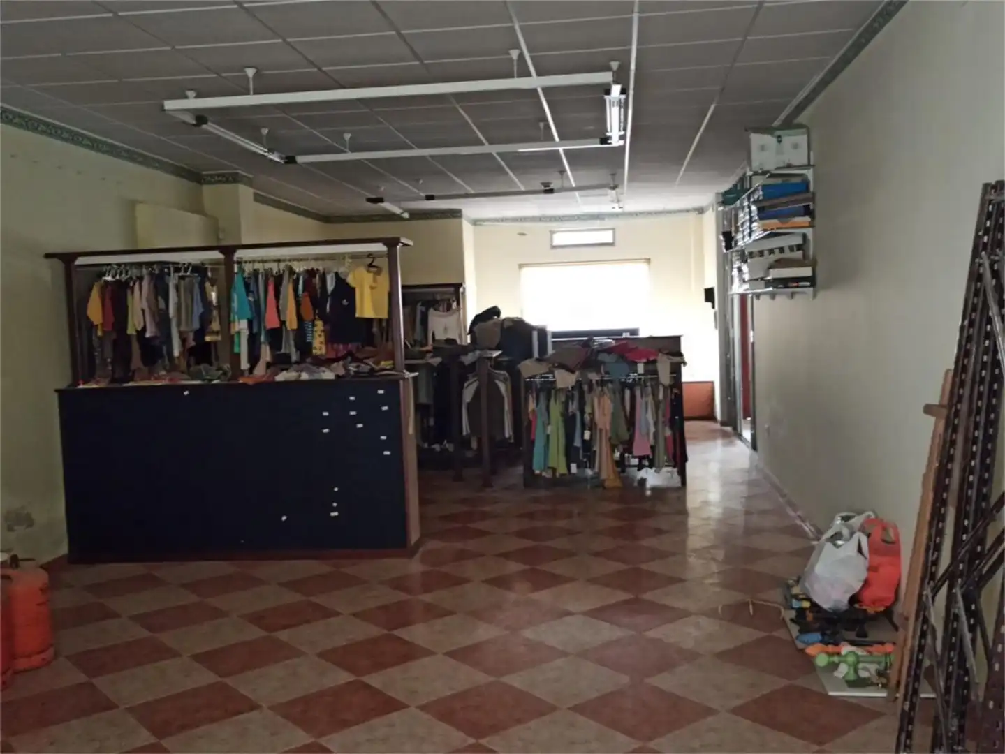 Local de alquiler en Cañada Rosal con Aire acondicionado
