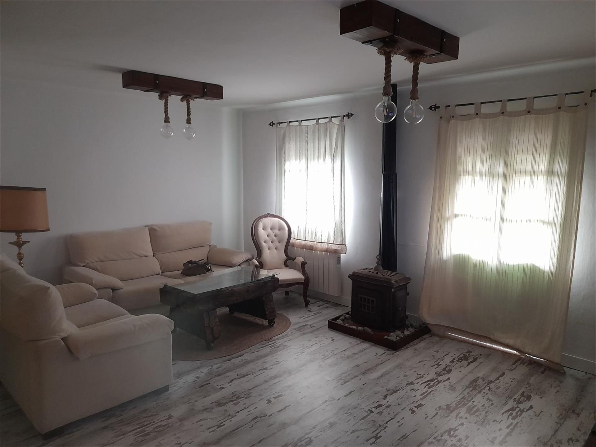Living room of Flat for sale in Guisando  with Heating, Parquet flooring and Terrace