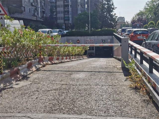 Garaje en Venta en Plaza Doctor Laguna en Niño Jesús