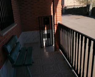 Terrasse von Einfamilien-Reihenhaus zum verkauf in Torrejón el Rubio mit Klimaanlage, Terrasse und Abstellraum