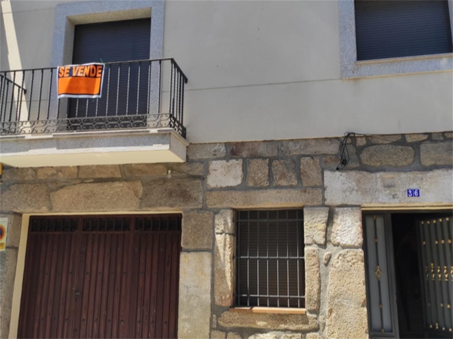 Exterior view of Flat for sale in La Adrada   with Heating, Furnished and Oven