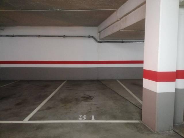 Garaje en Venta en Calle Honori García y García en Estación - Universidad
