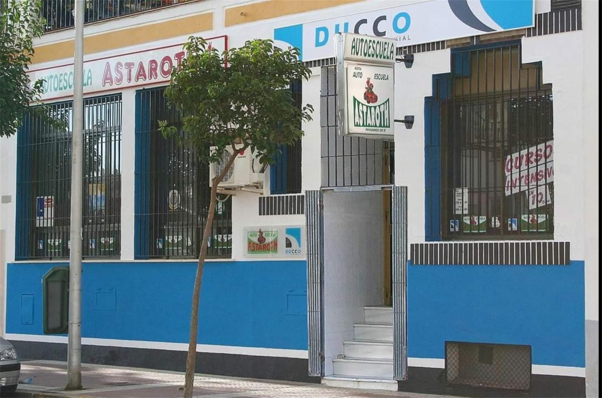 Premises for sale in Rota