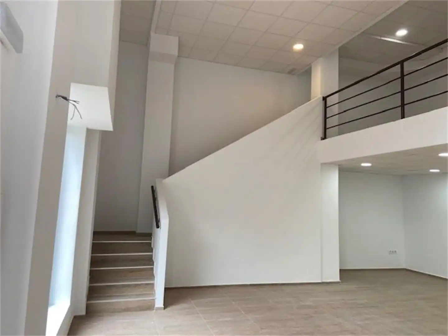Local en venta en Avenida Sevilla, Centro Local en venta en San Vicente del Raspeig / Sant Vicent del Raspeig con Aire acondicionado y Calefacción