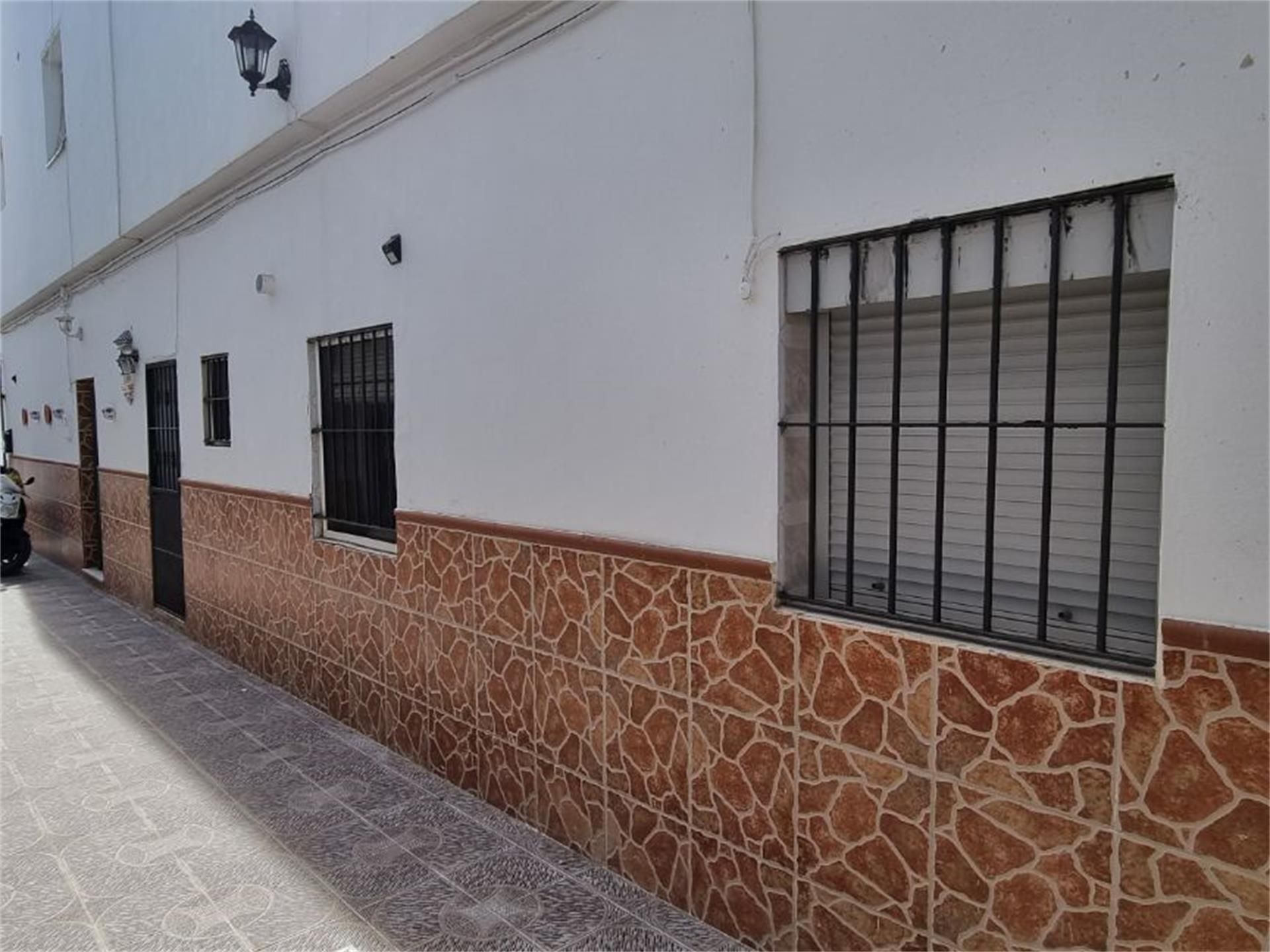 Exterior view of Single-family semi-detached for sale in Chipiona  with Terrace