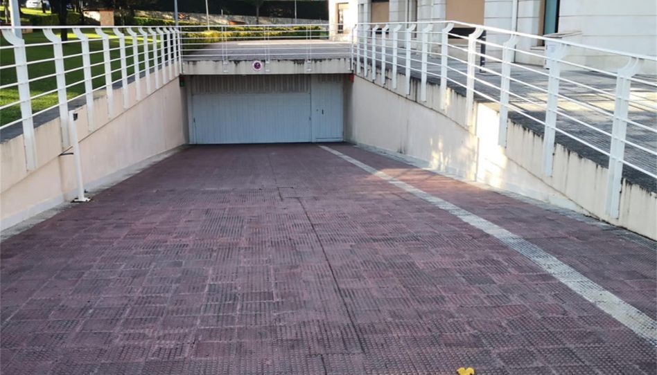 Garaje de alquiler en Calle Joaquín Achúcarro, Negurigane - Peruri, Leioa - imagen 1 Foto 1 de Garaje de alquiler en Calle Joaquín Achúcarro, Negurigane - Peruri, Leioa