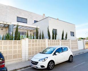 Exterior view of Duplex for sale in  Almería Capital  with Air Conditioner and Terrace