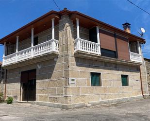 Vista exterior de Casa o xalet en venda en Vilar de Barrio amb Balcó