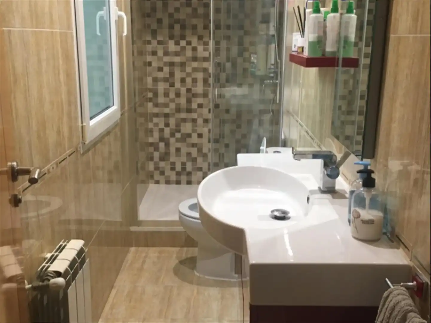Baño de Casa adosada en venta en Tomelloso con Aire acondicionado, Calefacción y Amueblado