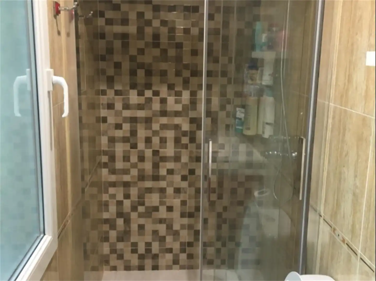 Baño de Casa adosada en venta en Tomelloso con Aire acondicionado, Calefacción y Amueblado