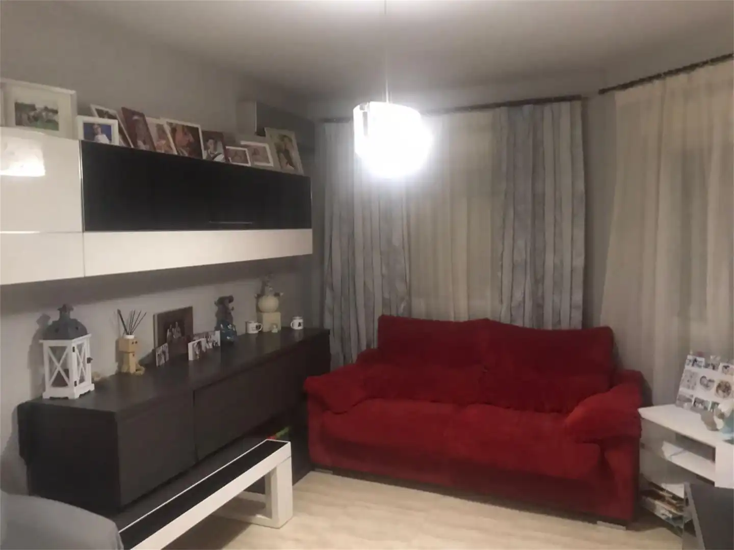 Sala de estar de Casa adosada en venta en Tomelloso con Aire acondicionado, Calefacción y Amueblado