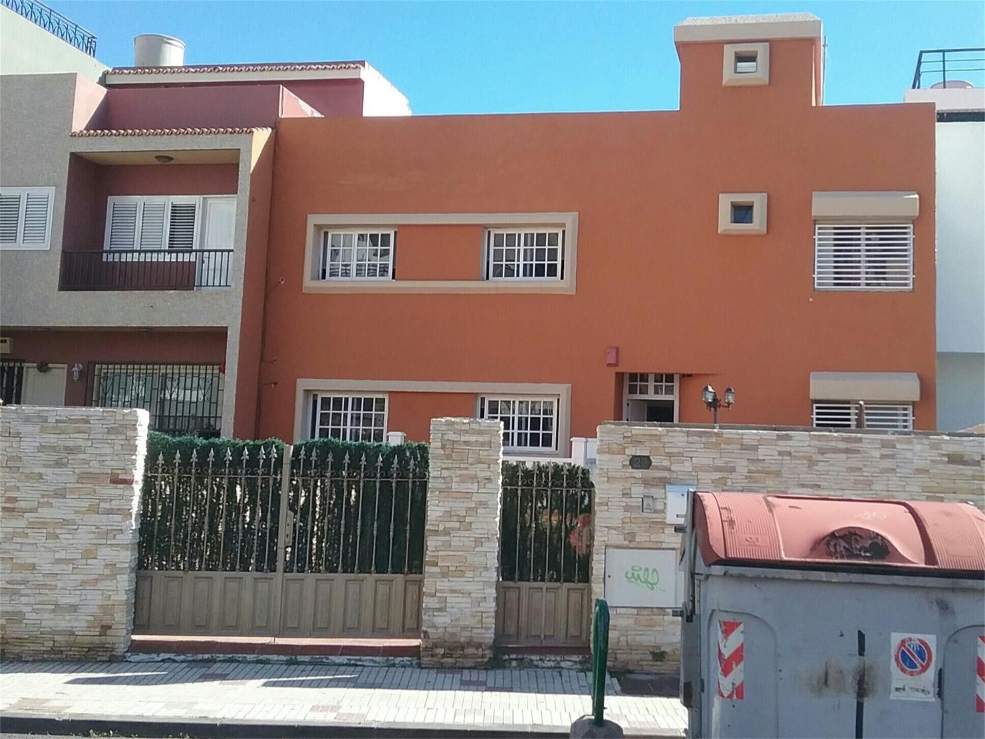 Exterior view of Apartment for sale in  Santa Cruz de Tenerife Capital  with Terrace, Storage room and Community parking