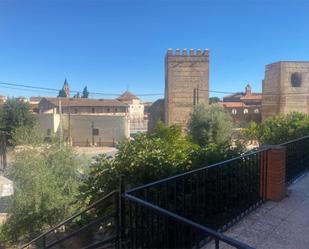 Exterior view of Flat for sale in Madrigal de las Altas Torres  with Terrace